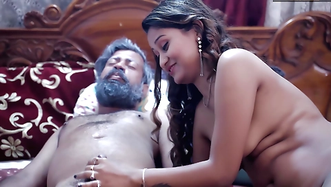 Indian brunette with a nice body and a nice big booty