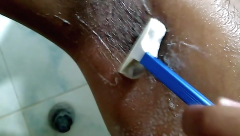 Bhabhi coda cudi karane takes a peek in her bedroom