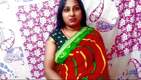 Amateur girl masturbates until her step son-in-law arrives