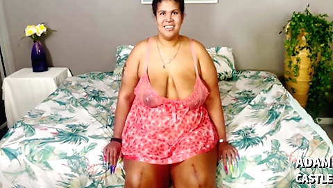 Indian hottie gets deep throated in her bedroom in amateur