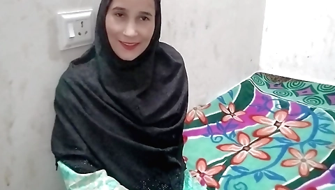 Muslim Girl Ka Burkha Utaar Kar Jabar Dasti Chod Diya