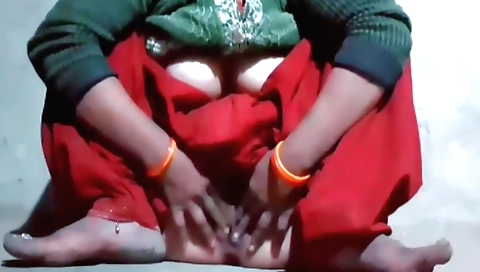 Indian girl rubs her pussy and has sex with camera