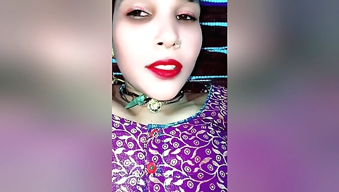 Indian brunette pussy fucked by a guy in the camera