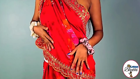 Indian beauty is showing her body and dancing in a sexy solo video