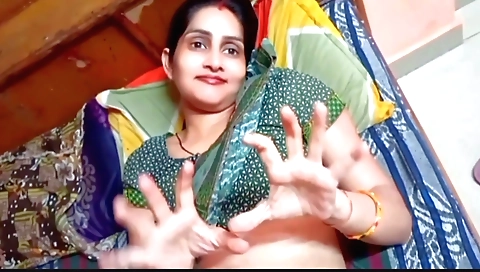 Indian girl has sex with her boyfriend in POV video