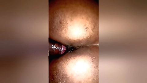 Indian girl enjoys sex with her partner for her ass