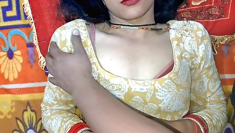 Indian brunette wife gives him a blowjob and gets fucked