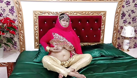 Big natural tits mature bride masturbates on webcam