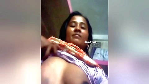 Indian girl video with a sexy bikini in the shower