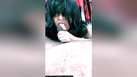 Mature milf with a juicy ass gets up to a hardcore handjob