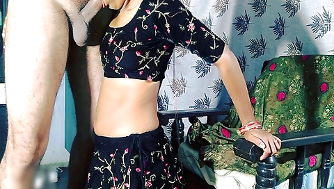 Indian amateur step-sister sucks a fat cock on webcam