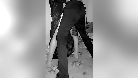 Indian girl fucks and gets her hole fucked in amateur video