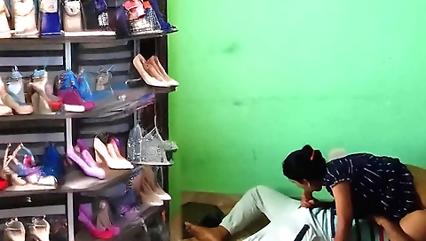 Indian teen is with her boyfriend and she is getting fucked