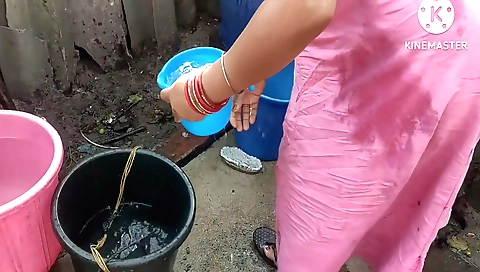 Anita Yadav shows off in a hot pool in her backyard