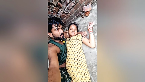 Indian babe fucks and masturbates in her home video