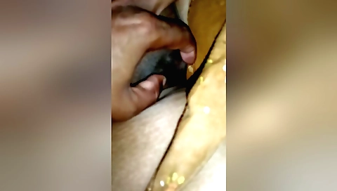 Bhabhi Desi Real Hot Sexy Woman Removing Her Dress - Queen4desi