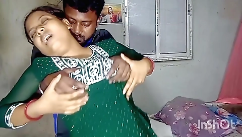 Indian amateur porn with a cute amateur brunette girl
