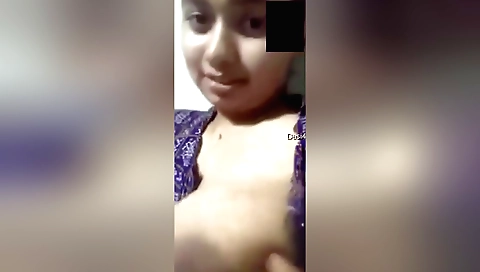 Amateur big tits indian video shows me stretching my pussy