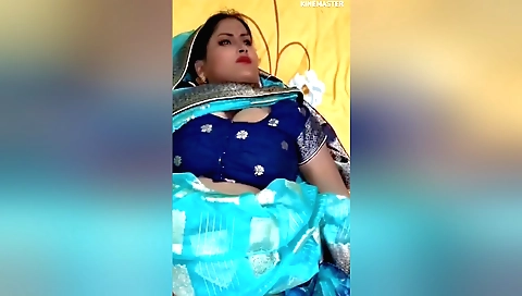 Indian girl masturbating in her bedroom porn video