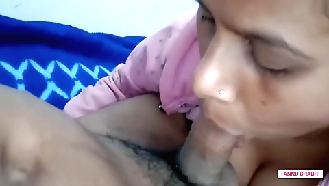 Indian bhabhi gets fucked in her bedroom in amateur clip
