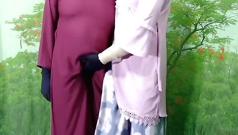 Indian babe gets fucked by her husband on his knee