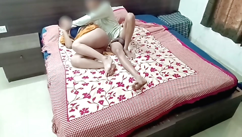 Sexy stepmom makes out with her stepson in homemade video