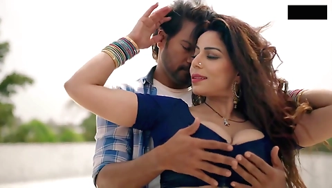 Indian milf in stockings gives a nice blowjob to the camera