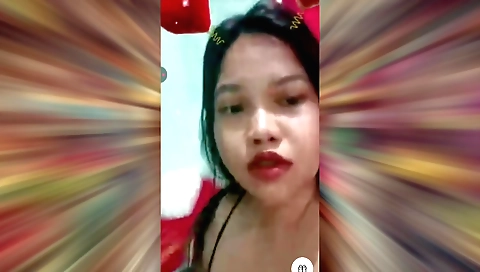 Amateur tamil woman shows her sensual body on camera