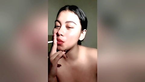 Indian solo woman plays with her pussy in porn clip