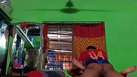 Indian babe with a sexy body sucks and rides a dick