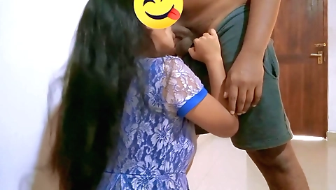 Amateur brunette with shaved pussy fucks in hd видео