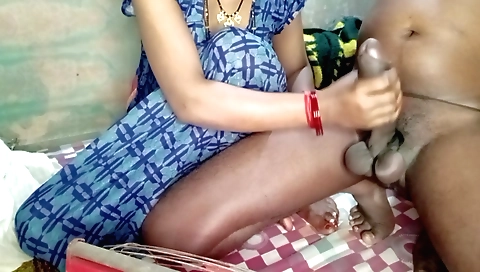 Hot amateur brunette in her sexy outfit gets fucked