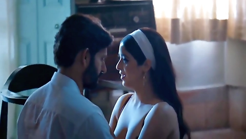 Indian bhabhi with big boobs enjoys deep sex with a dude