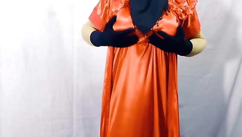 Indian girl strip and take off her dress for solo sex