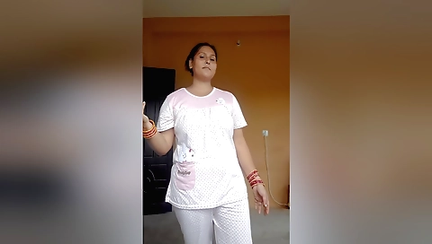 Hot amateur brunette video showing a hot shaved pussy