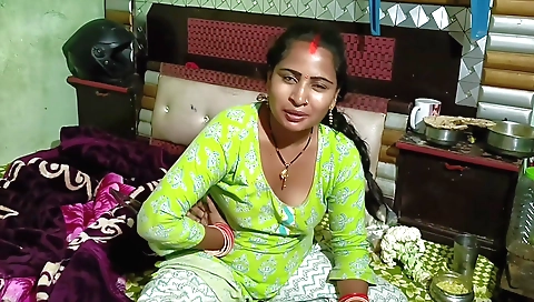 Chubby indian babe gets on top of her husband's hard dick