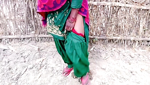 Solo girl in indian attire enjoys outdoor sex with village bhabhi