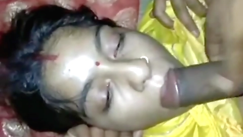 Indian brunette 18+ amateur video with a shaved pussy