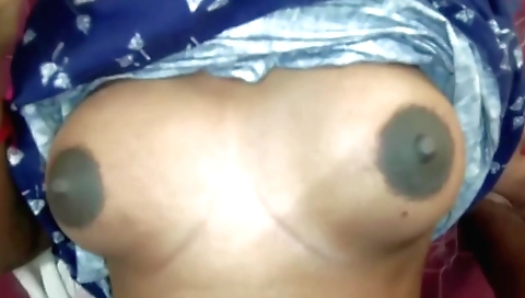 Indian brunette shows me her natural boobs and cumshots