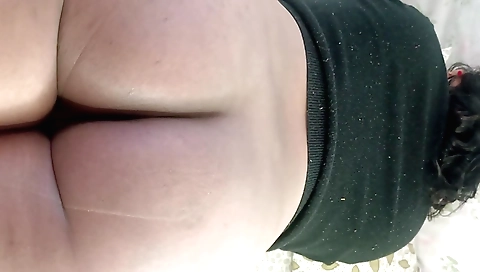 Big booty amateur brunette spreads legs for you to see