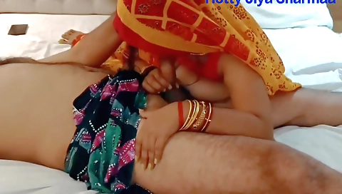 Indian babe with big tits fucked in a yellow saree