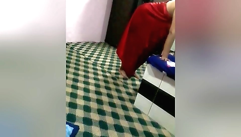 Solo girl masturbating on a webcam for you to watch