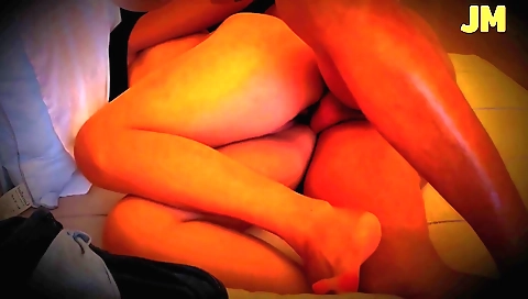 Indian girl with a shaved pussy tries to make hot sex