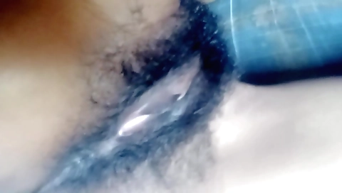 Indian chick with a sexy smile fucks and sucks a dick