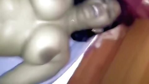 Indian amateur milf has a pussy fucked in the morning