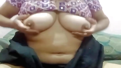 Hot amateur indian solo video showing her tits and pussy