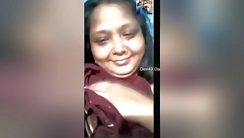 Mature brunette shows off her sexy body in amateur video