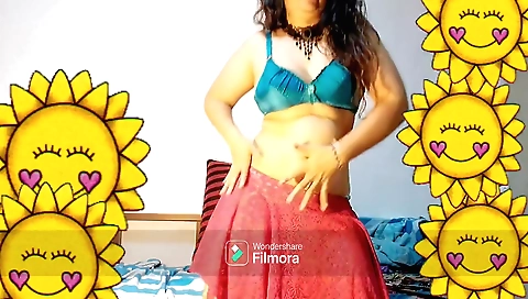 Indian girl dances and twirls her legs and pussy in a perfect way