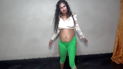 Indian beauty dances and does sex for you in hd solo video