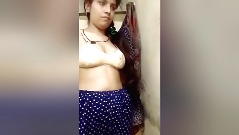 Sexy brunette amateur webcam show of my shaved pussy